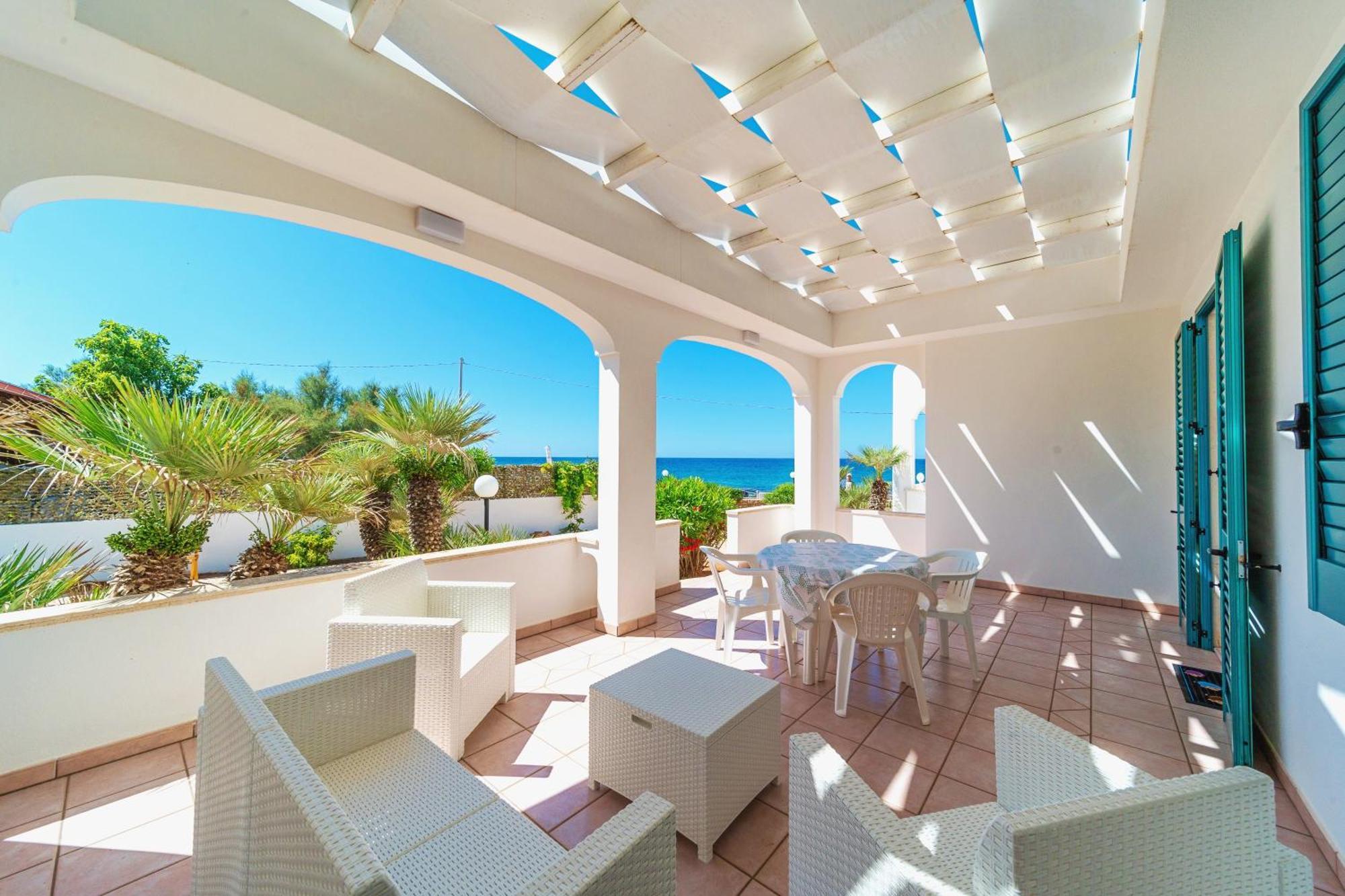 Residence Oasi Sul Mare Torre Suda Exteriör bild
